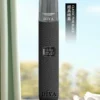 1_163c41a7-541e-4289-8b9b-1a7e3762f676.webp DIYA 叮啞 一代通用皮革主機|內建 LED 顯示螢幕與 8W-10W 雙檔切換,搭配 380mAh 穩定續航並適配一代煙彈
